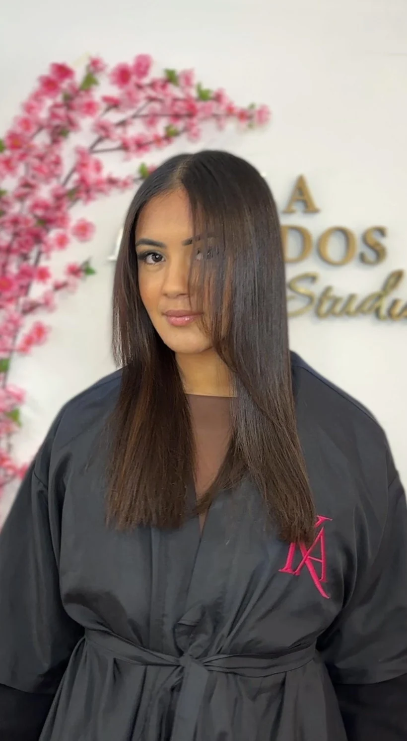 Clienta con cabello lacio terminado